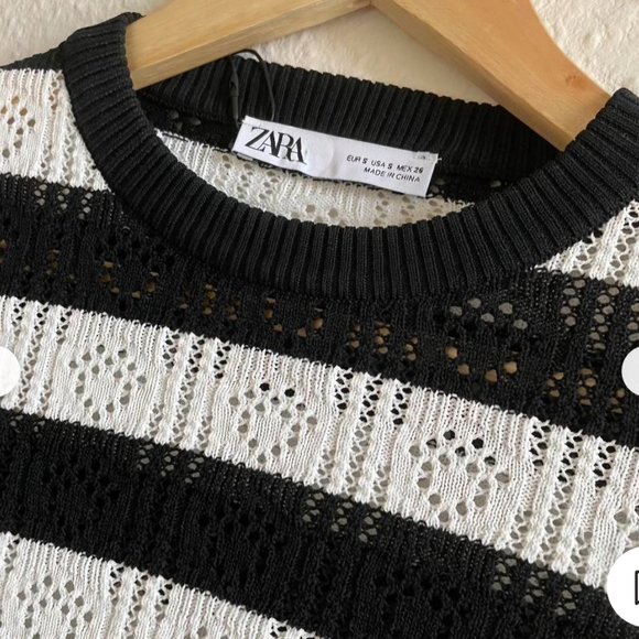 Zara Black & White Striped Sweater Size small - Picture 4 of 4
